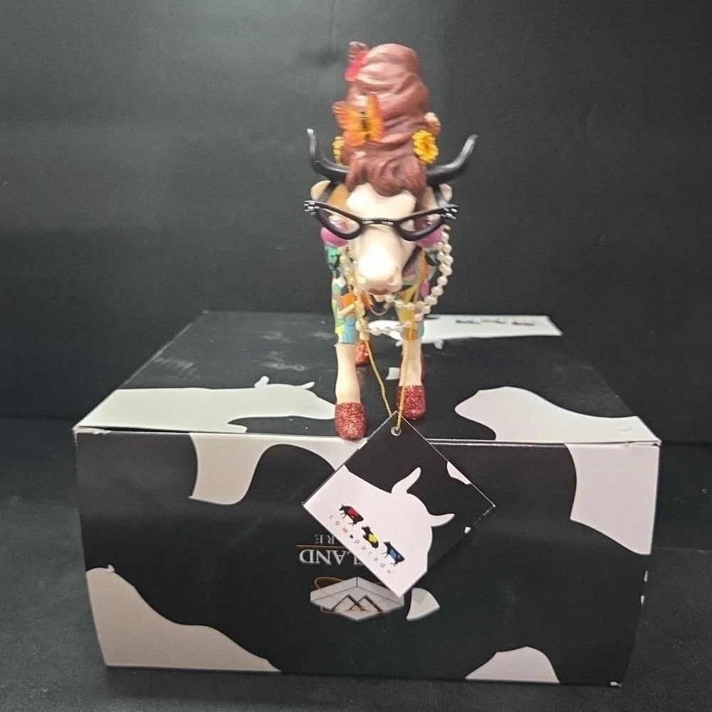 Cow Parade Beehive Bovine Figurine, Westland Giftware, #9142, Box/Tag